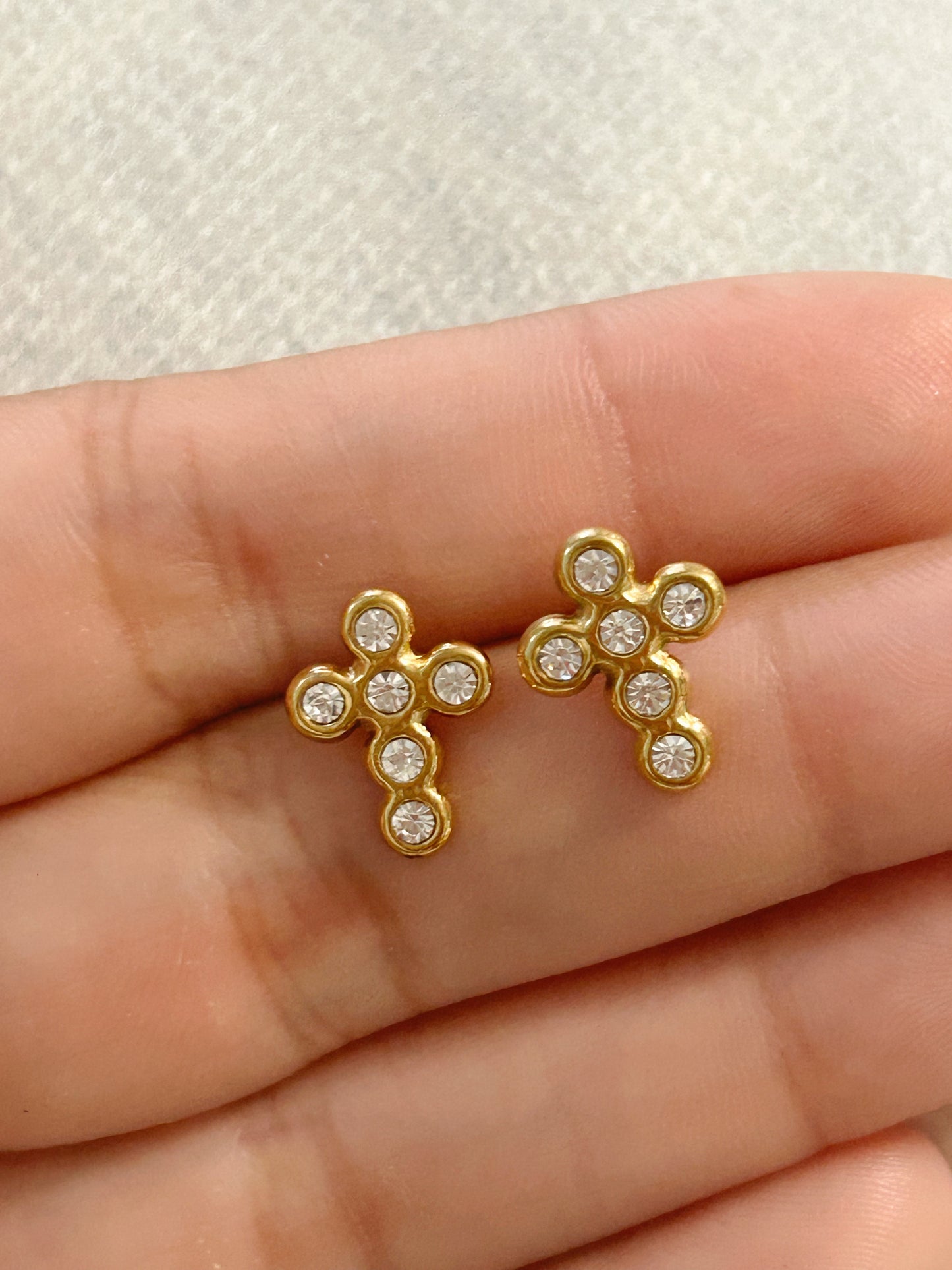De la Cruz Studs