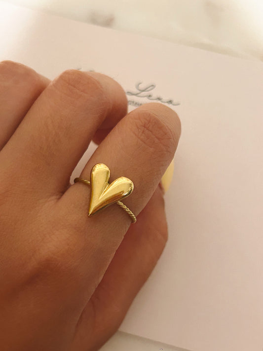 Nelia Ring