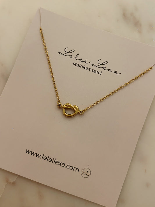 Nudito Necklace